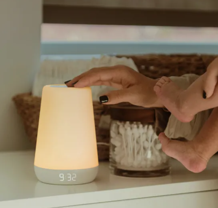 چراغ خواب و دستگاه صدا Hatch Rest: همراه هوشمند خواب کودک شما 🌙